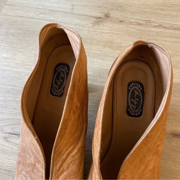 Salpy Geneva Bootie size 8 gorgeous soft leather sculpted & stitched - Picture 6 of 12